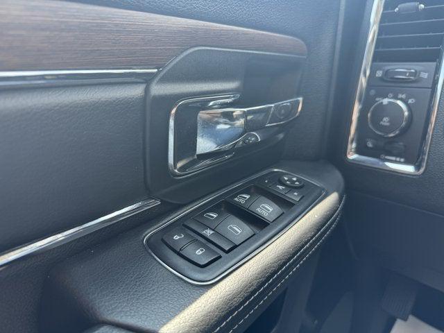 Photo of 2016 Brilliant Black Crystal Pearlcoat RAM 1500