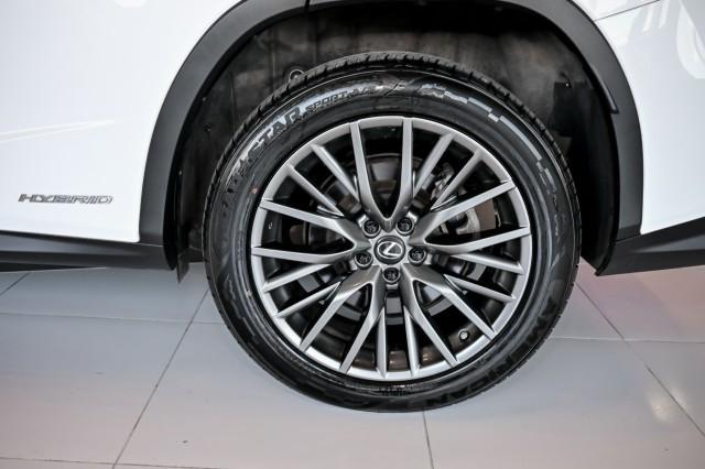 Photo of 2020 Ultra White Lexus RX 450h