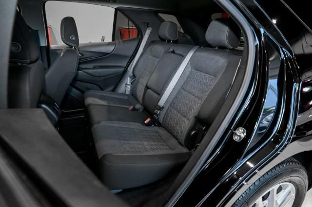 Photo of 2022 Mosaic Black Metallic Chevrolet Equinox