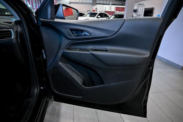 Photo of 2022 Mosaic Black Metallic Chevrolet Equinox
