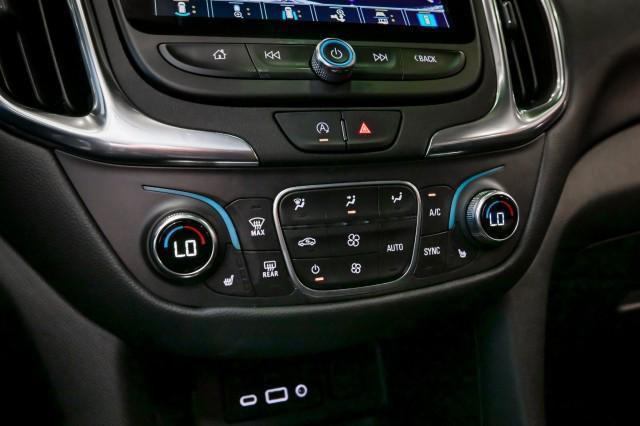 Photo of 2022 Mosaic Black Metallic Chevrolet Equinox