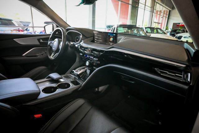 Photo of 2023 Platinum White Pearl Acura MDX