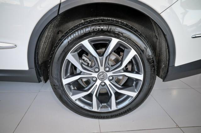 Photo of 2023 Platinum White Pearl Acura MDX