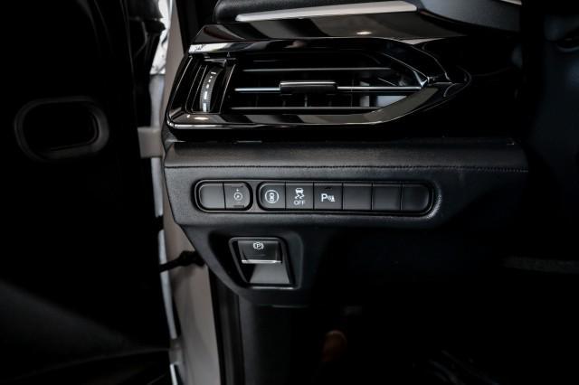 Photo of 2023 Platinum White Pearl Acura MDX