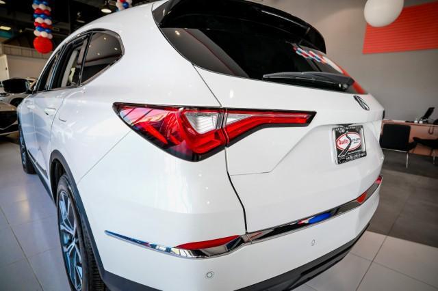 Photo of 2023 Platinum White Pearl Acura MDX