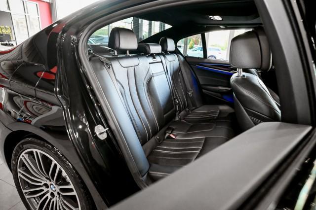 Photo of 2020 Black Sapphire Metallic BMW 540