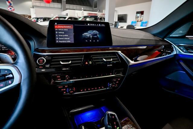 Photo of 2020 Black Sapphire Metallic BMW 540
