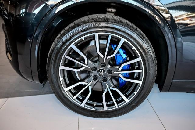 Photo of 2023 Nero Tempesta Metallic Maserati Grecale