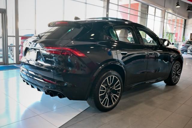 Photo of 2023 Nero Tempesta Metallic Maserati Grecale