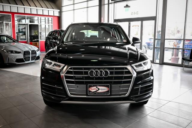 Photo of 2019 Black Audi Q5