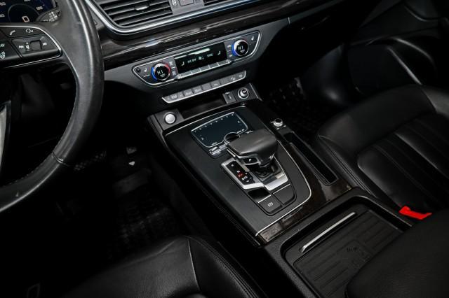 Photo of 2019 Black Audi Q5