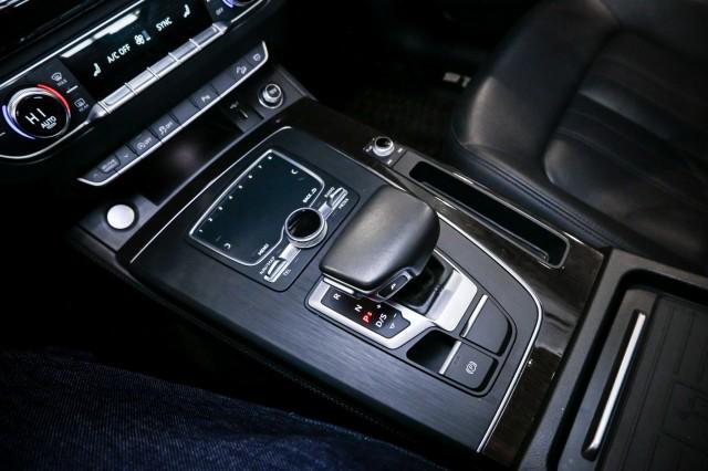 Photo of 2019 Black Audi Q5