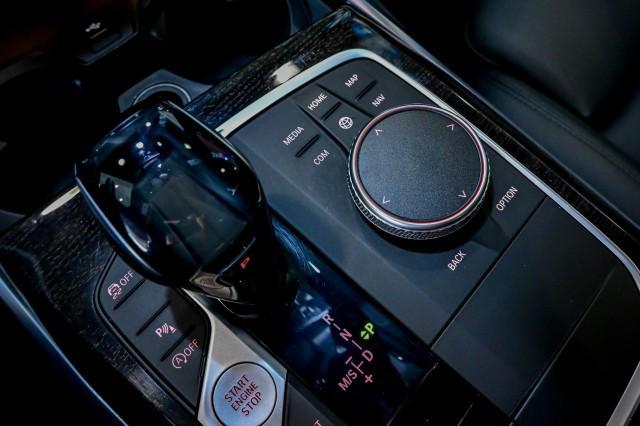Photo of 2019 Alpine White BMW 330
