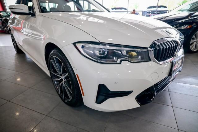 Photo of 2019 Alpine White BMW 330