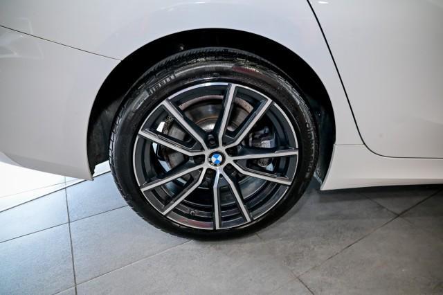 Photo of 2019 Alpine White BMW 330