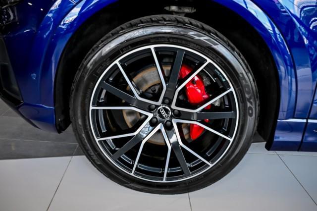 Photo of 2019 Galaxy Blue Metallic Audi Q8