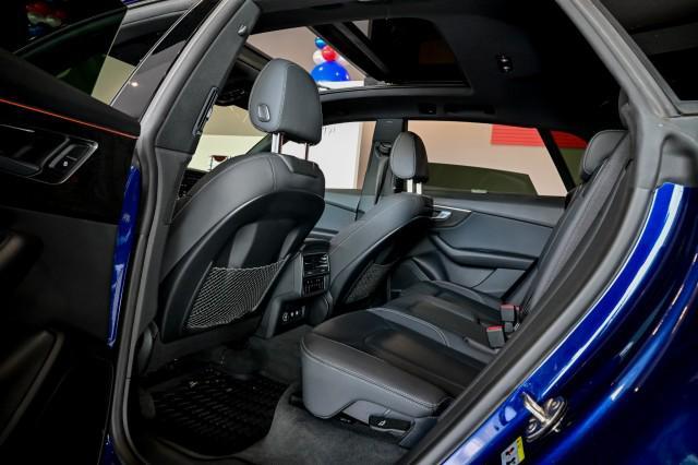 Photo of 2019 Galaxy Blue Metallic Audi Q8