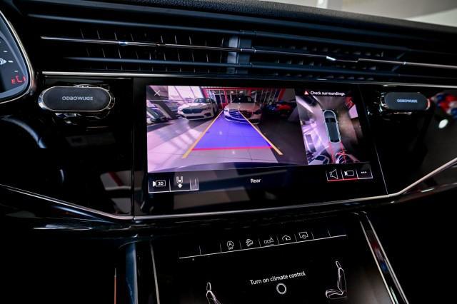 Photo of 2019 Galaxy Blue Metallic Audi Q8