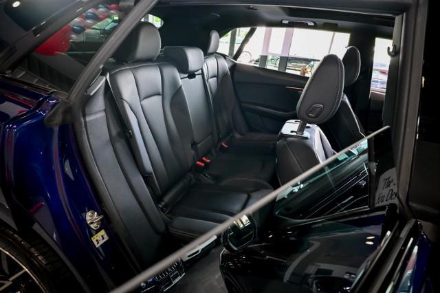 Photo of 2019 Galaxy Blue Metallic Audi Q8