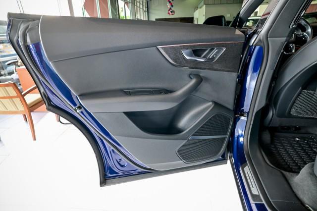 Photo of 2019 Galaxy Blue Metallic Audi Q8