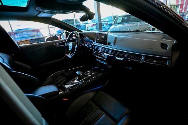 Photo of 2019 Daytona Gray Pearl Effect Audi A5
