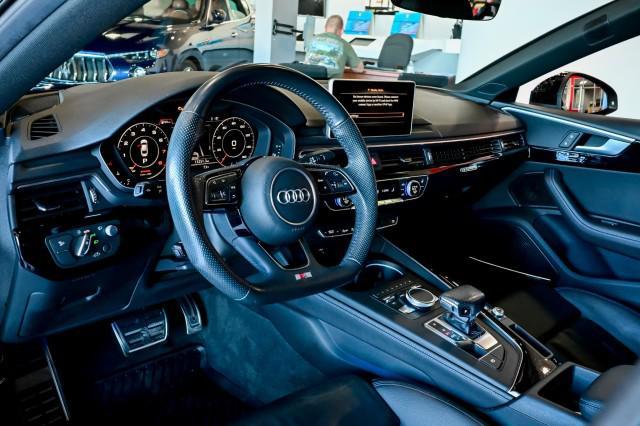 Photo of 2019 Daytona Gray Pearl Effect Audi A5