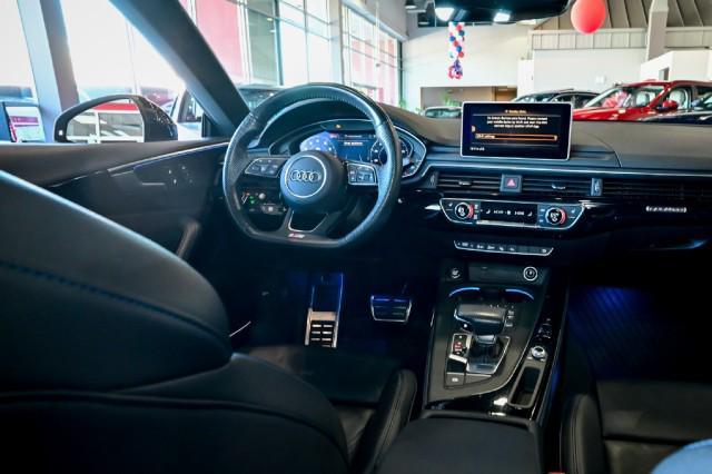 Photo of 2019 Daytona Gray Pearl Effect Audi A5