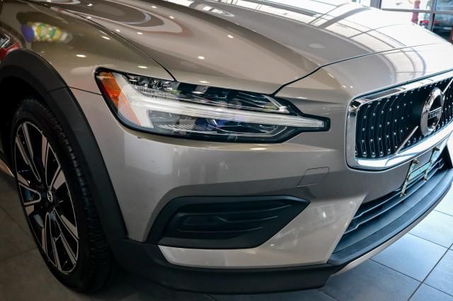 Photo of 2020 Pebble Grey Metallic Volvo V60 Cross Country