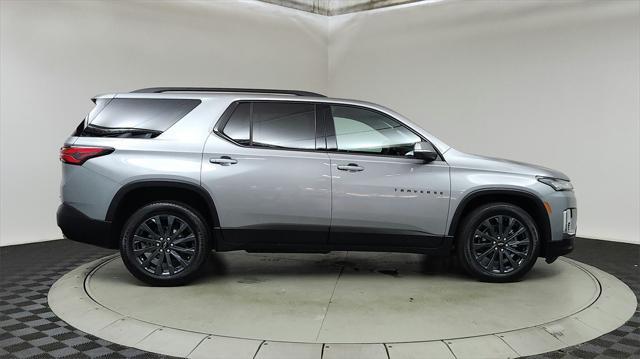 Photo of 2023 Sterling Gray Metallic Chevrolet Traverse