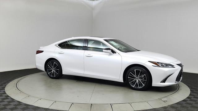2025 Lexus Es 300h