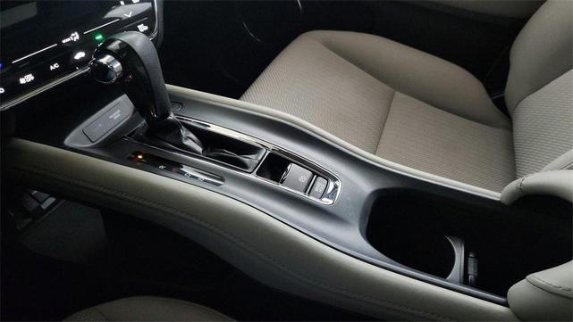 Photo of 2018 Lunar Silver Metallic Honda HR-V