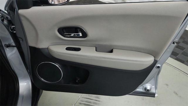 Photo of 2018 Lunar Silver Metallic Honda HR-V