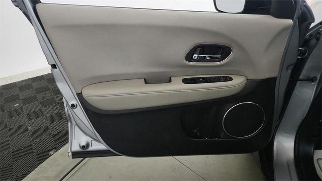 Photo of 2018 Lunar Silver Metallic Honda HR-V