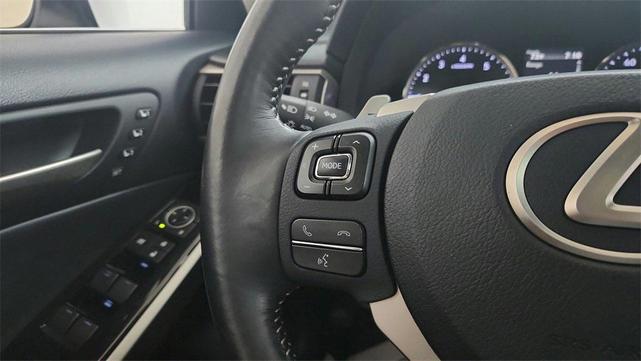 Photo of 2018 White Lexus IS 300