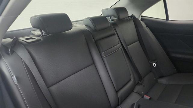 Photo of 2018 White Lexus IS 300