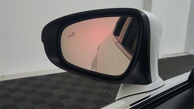 Photo of 2018 White Lexus IS 300