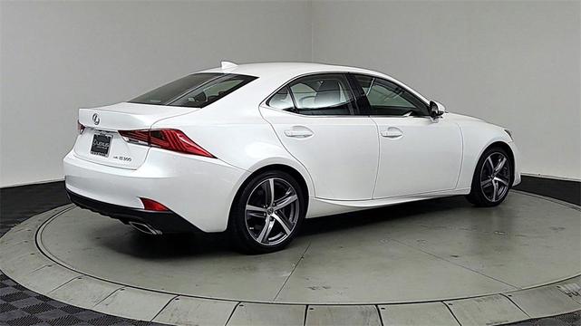 Photo of 2018 White Lexus IS 300