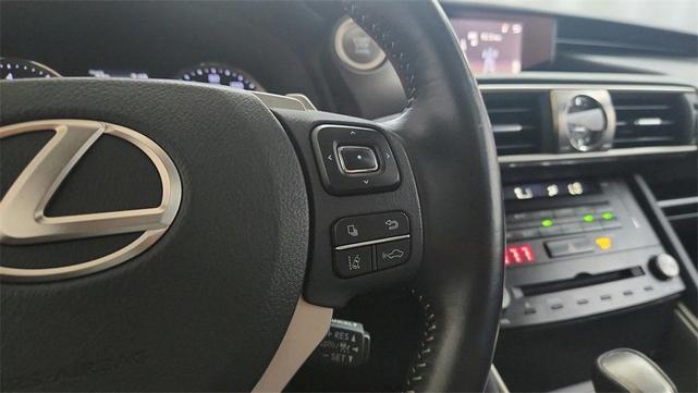 Photo of 2018 White Lexus IS 300