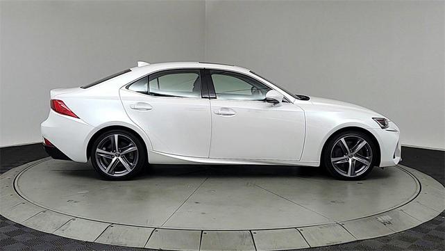Photo of 2018 White Lexus IS 300