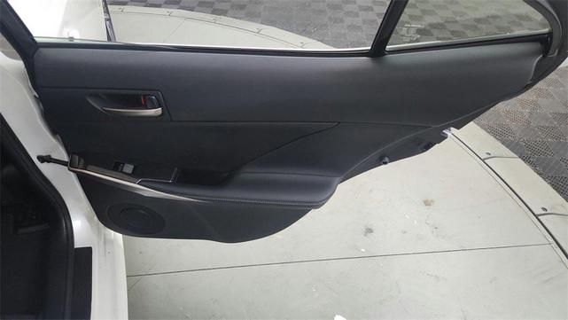 Photo of 2018 White Lexus IS 300