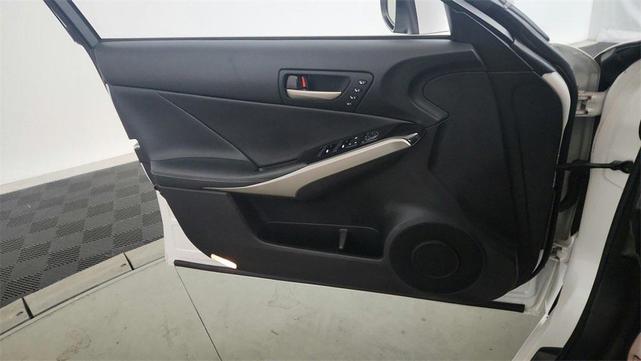 Photo of 2018 White Lexus IS 300