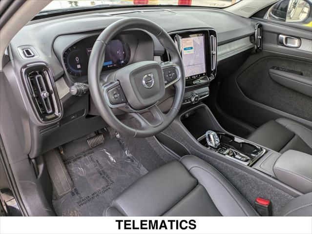 Photo of 2025 ONYX BLACK Volvo XC40