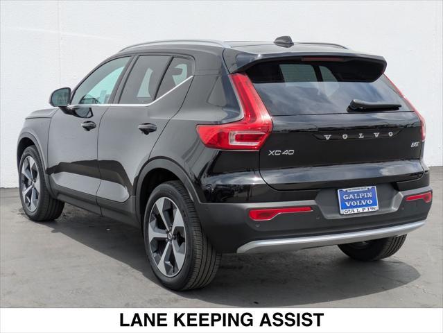 Photo of 2025 ONYX BLACK Volvo XC40