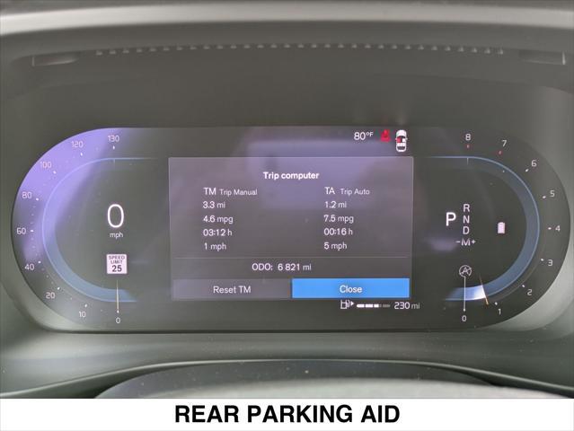 Photo of 2025 ONYX BLACK Volvo XC40