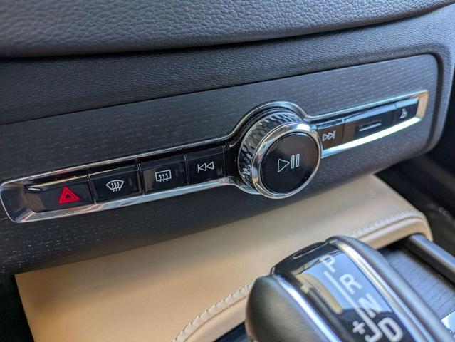 Photo of 2021 DENIM BLUE Volvo XC90