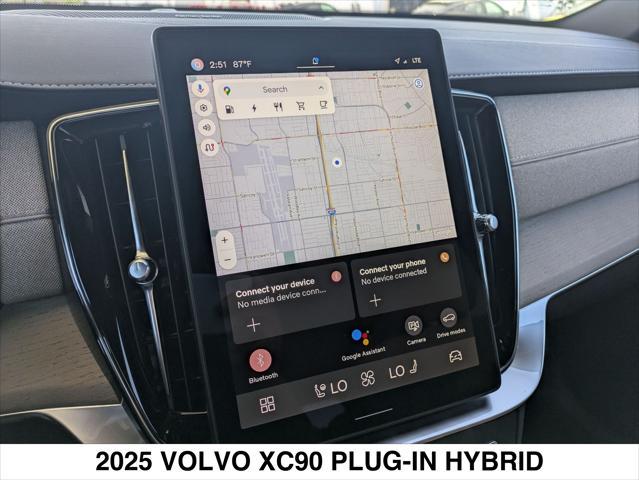 Photo of 2025 ONYX BLACK Volvo XC90 Plug-In Hybrid