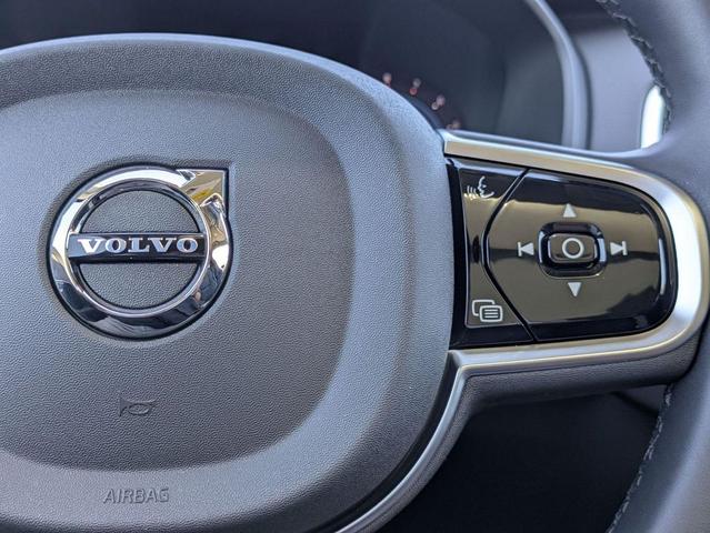 Photo of 2025 Vapour Grey Metallic Volvo XC90