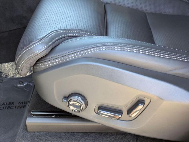 Photo of 2025 Vapour Grey Metallic Volvo XC90