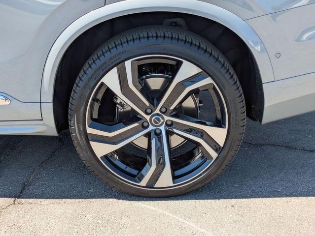 Photo of 2025 Vapour Grey Metallic Volvo XC90