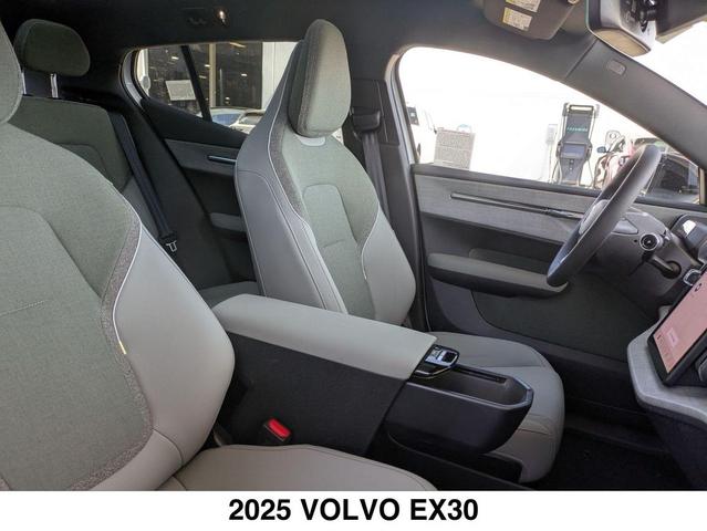 Photo of 2025 CRYSTAL WHITE Volvo EX30